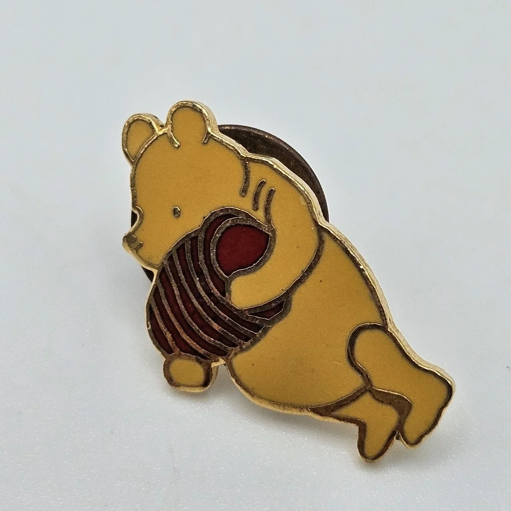 VINTAGE Disney Classic Winnie the Pooh Red Honey Pot Collectible Pin